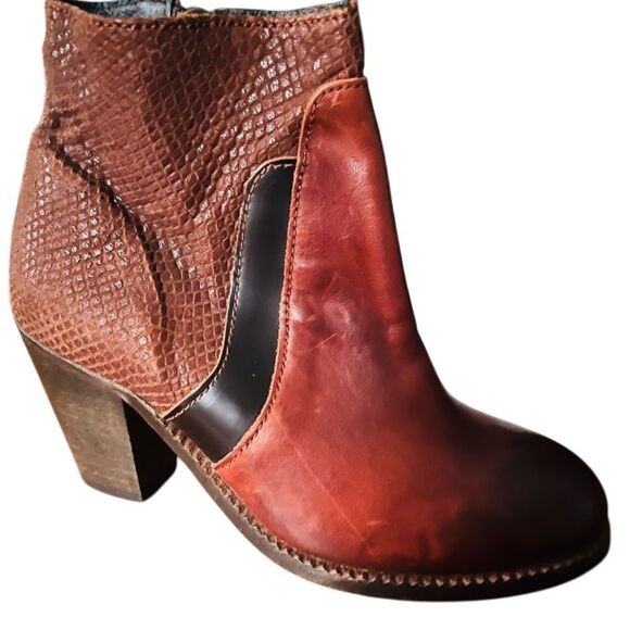 NWOT H By Hudson London Snake Leather
Ankle Boots Heeled Brown Sz 36 US Sz 5. - Picture 3 of 7